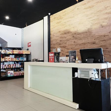 Juanda Airport Vandrerhjem Gedangan Eksteriør bilde